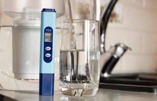 Measurement of TDS in glass of water.